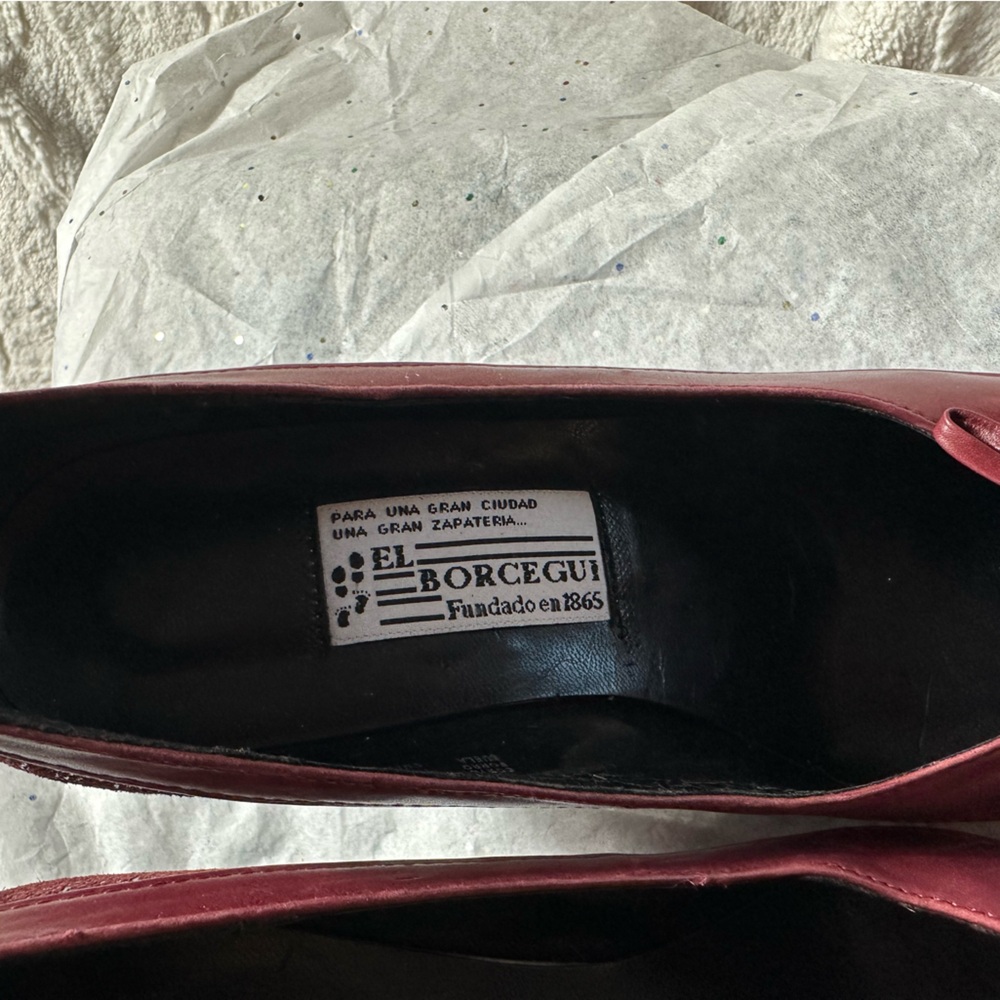El Borcegui burgundy leather square toe pump with bow accent. Women's size 6.5/7 - Picture 2 of 7